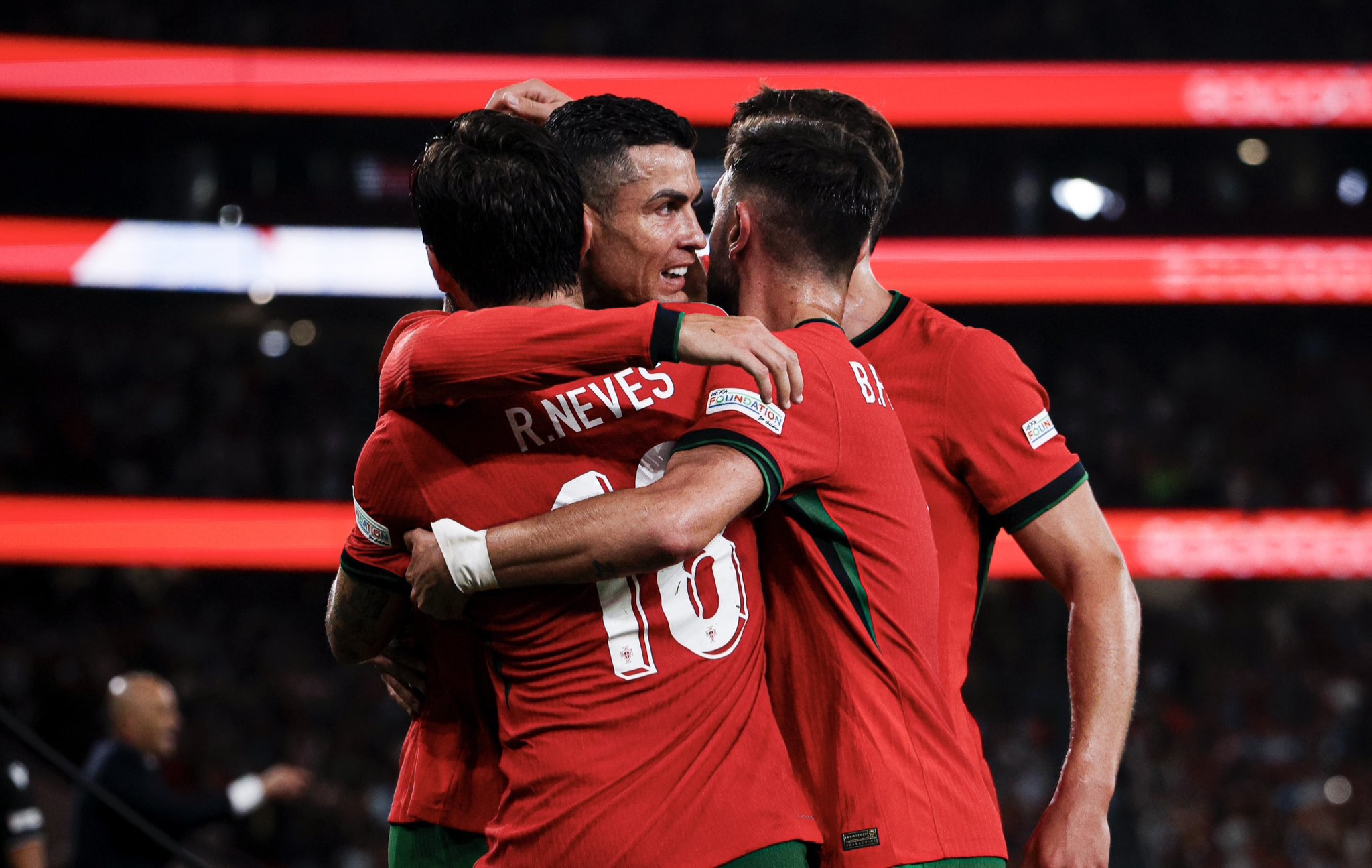 爱游戏（中国）官方网站关于葡萄牙体育发布备战花絮，国际比赛日扳平良机，欧冠任务艰巨，阵容厚度经受考验的信息